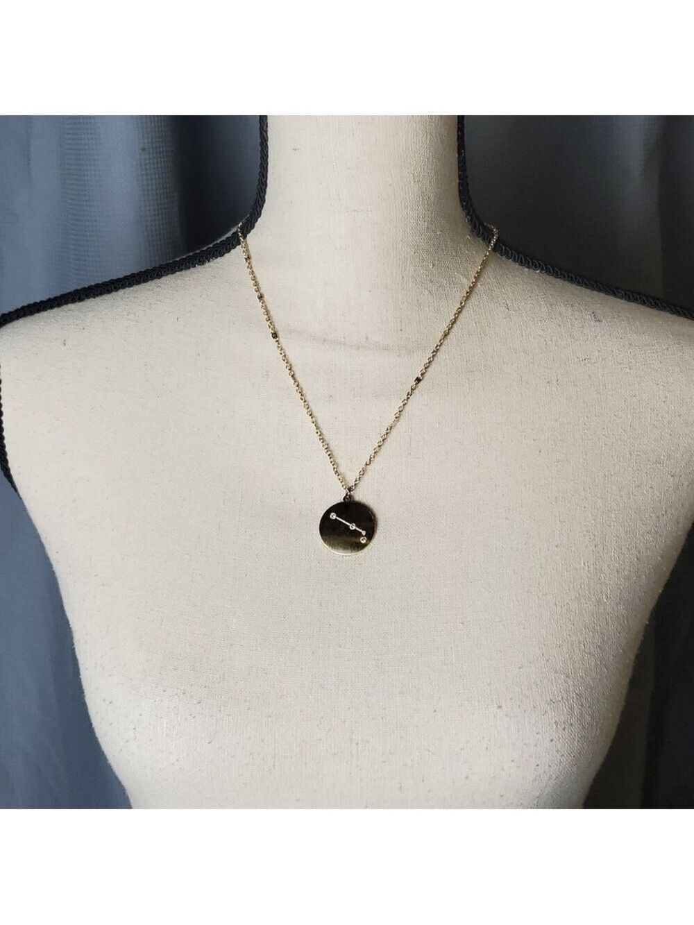 Necklace, gold pendant with Aries astrological sign, 11 inches